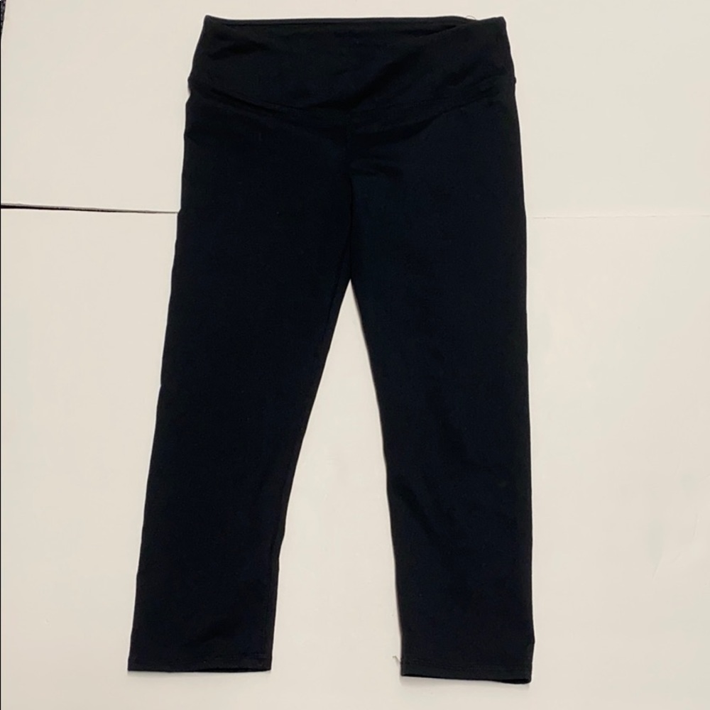 Fabletics midrise black capris XS